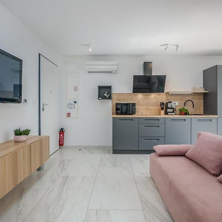 Modern Apartments Elle Malinska Vantacici Zewnętrze zdjęcie