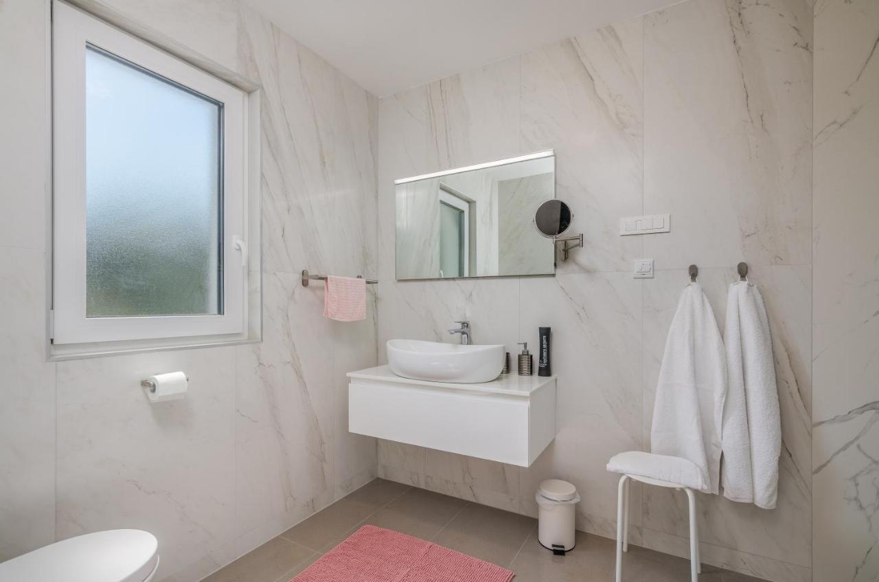 Modern Apartments Elle Malinska Vantacici Zewnętrze zdjęcie