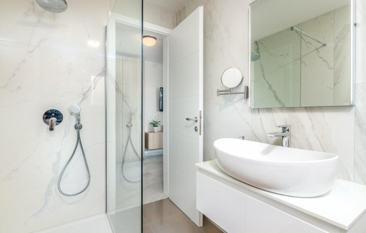Modern Apartments Elle Malinska Vantacici Zewnętrze zdjęcie
